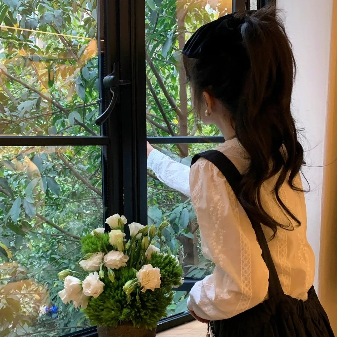 消逝于黑暗中